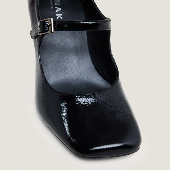Babies à talons et à brides en cuir brillant noir | BELFORT | Jonak