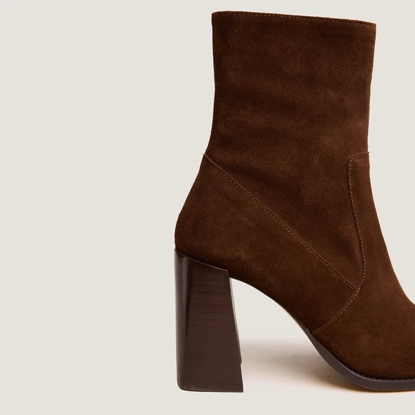 Bottines à talons et bouts carrés en croûte marron | VIDAL | Jonak