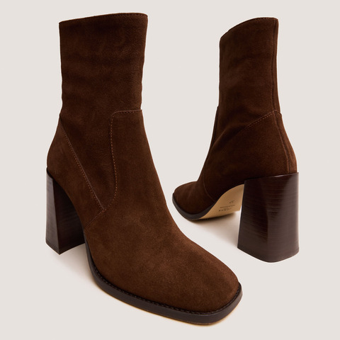 Bottines &agrave; talons et bouts carr&eacute;s marron