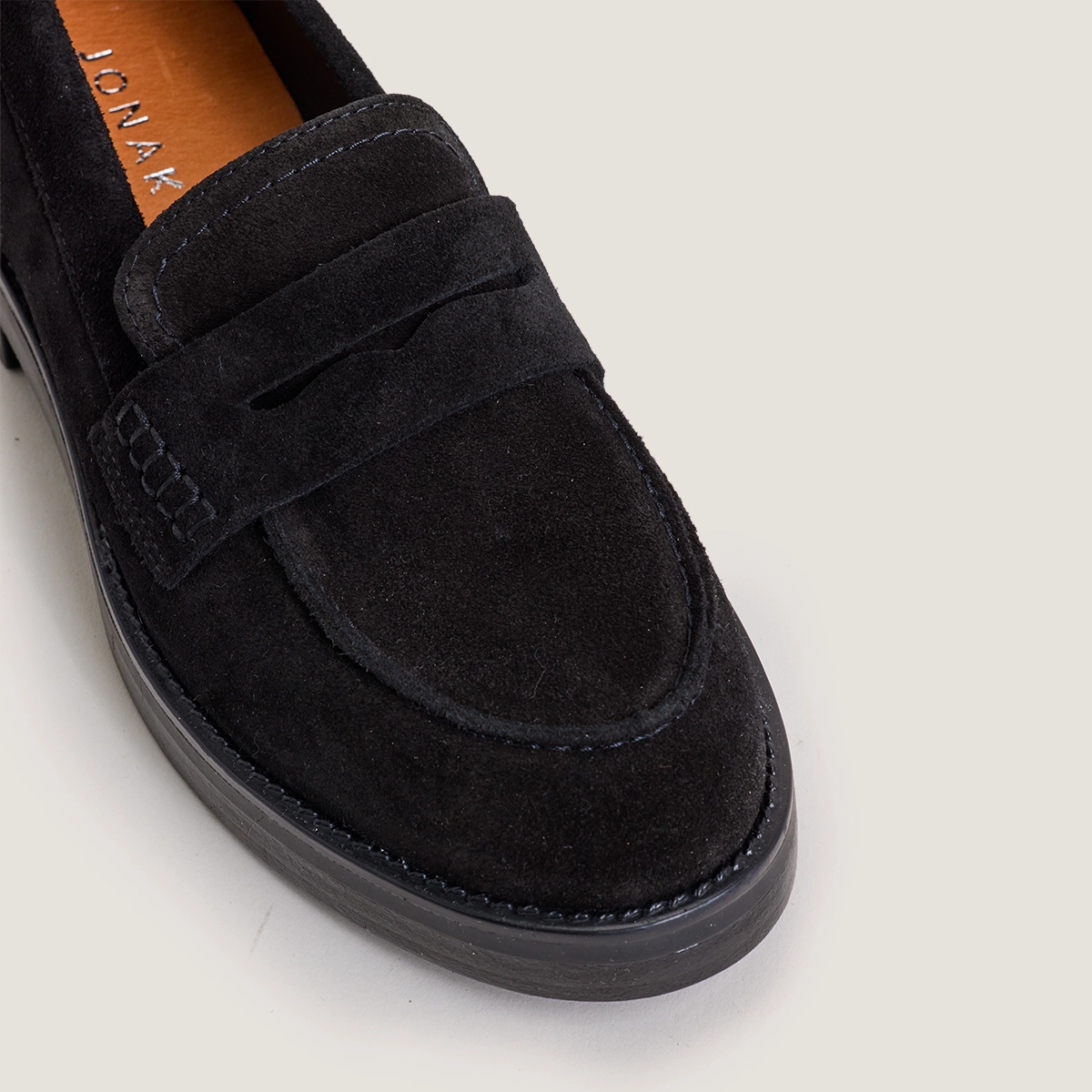 Mocassins à bouts ronds en croûte noire | MIRNA | Jonak