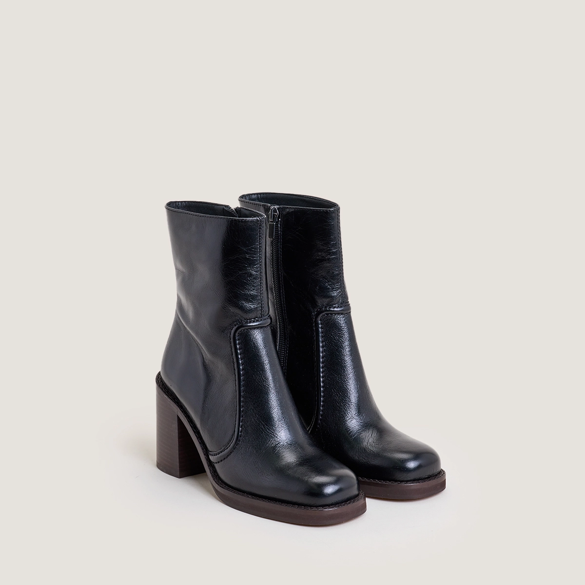 Bottines &agrave; talons hauts et plateformes en cuir vieilli noir | BENICIO | Jonak