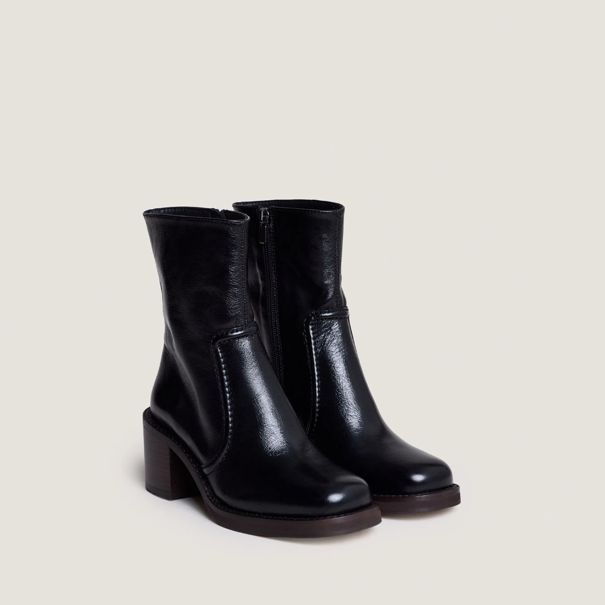 Bottines à talons lamellés en cuir vieilli noir | BEAUTE | Jonak