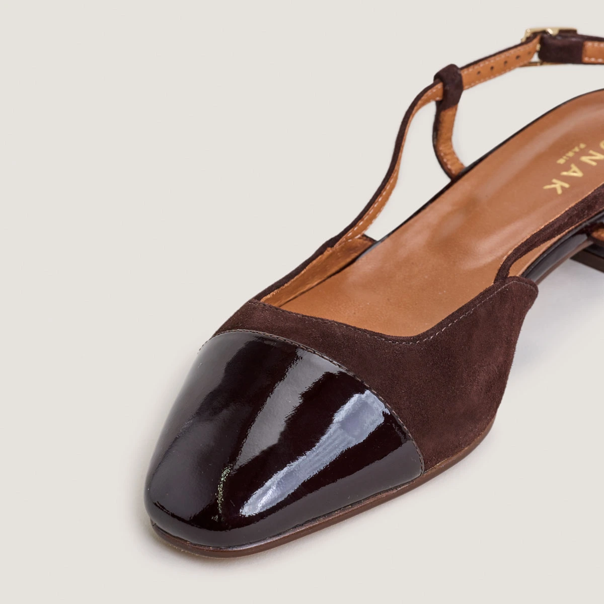 Ballerines slingbacks en vernis marron foncé et velours marron | DHAPOU | Jonak