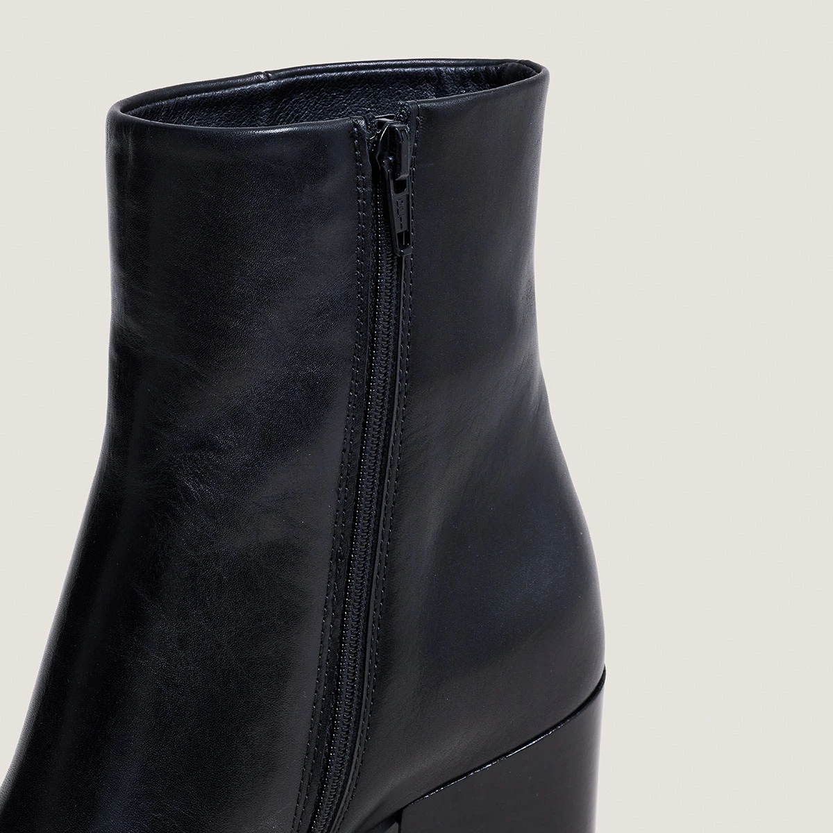 Bottines à talons en cuir noir | PRIDE | Jonak