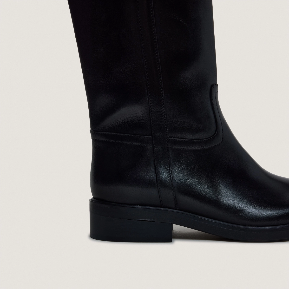 Bottes bouts ronds en cuir noir | MARGOT | Jonak