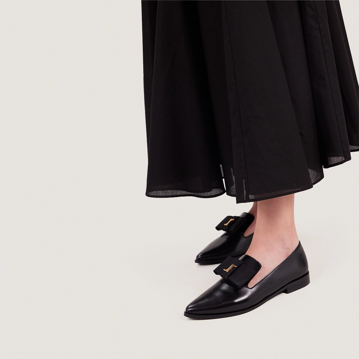 Mocassins à bouts pointus en cuir noir | ADOREE | Jonak