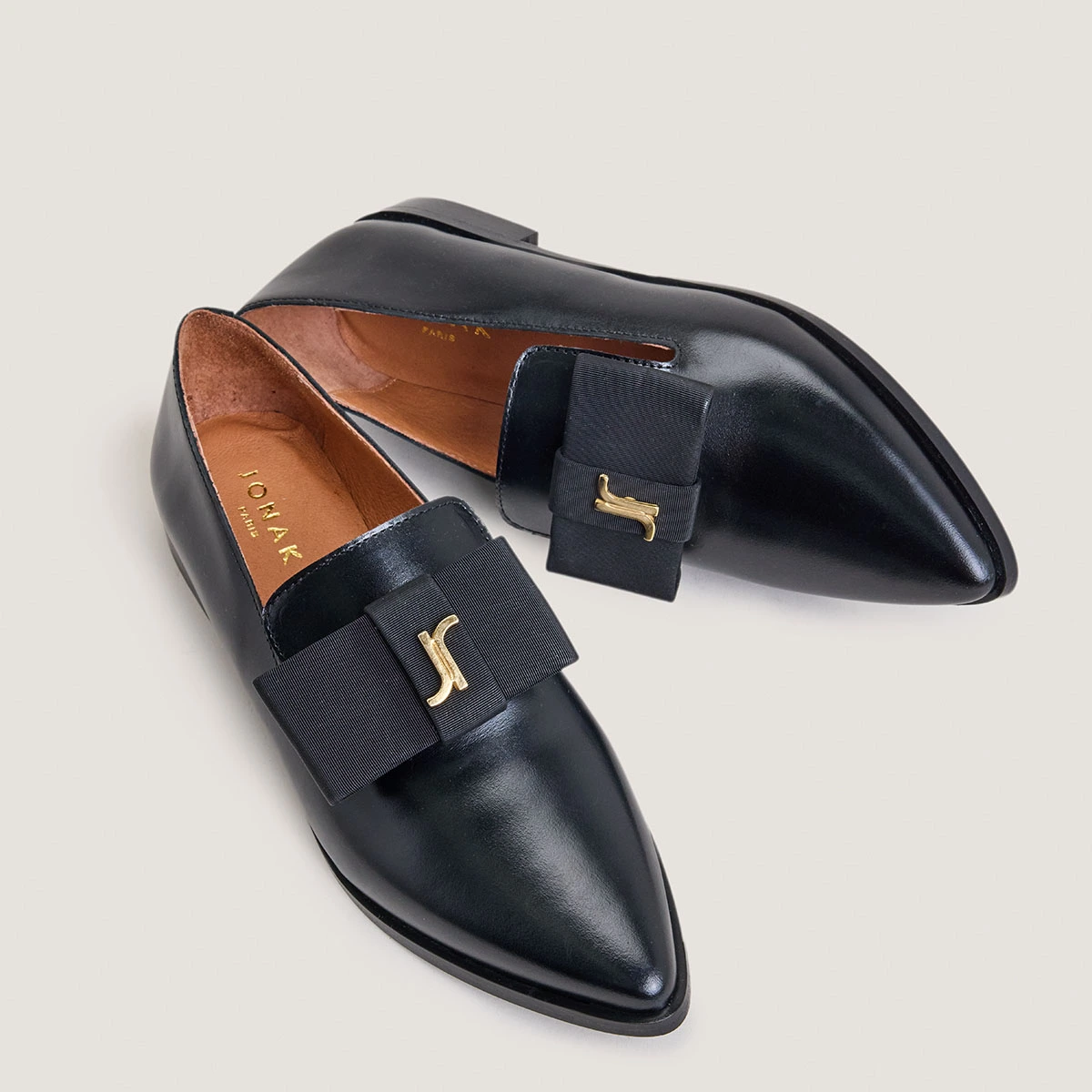 Mocassins à bouts pointus en cuir noir | ADOREE | Jonak