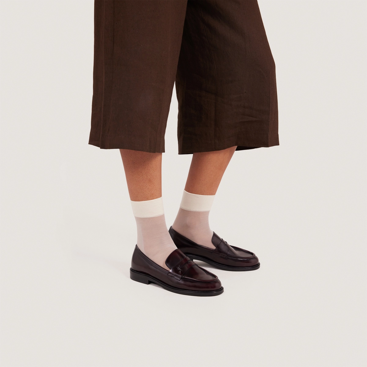 Mocassins à bouts ronds et monogrammes en cuir patiné bordeaux | DUEDI | Jonak