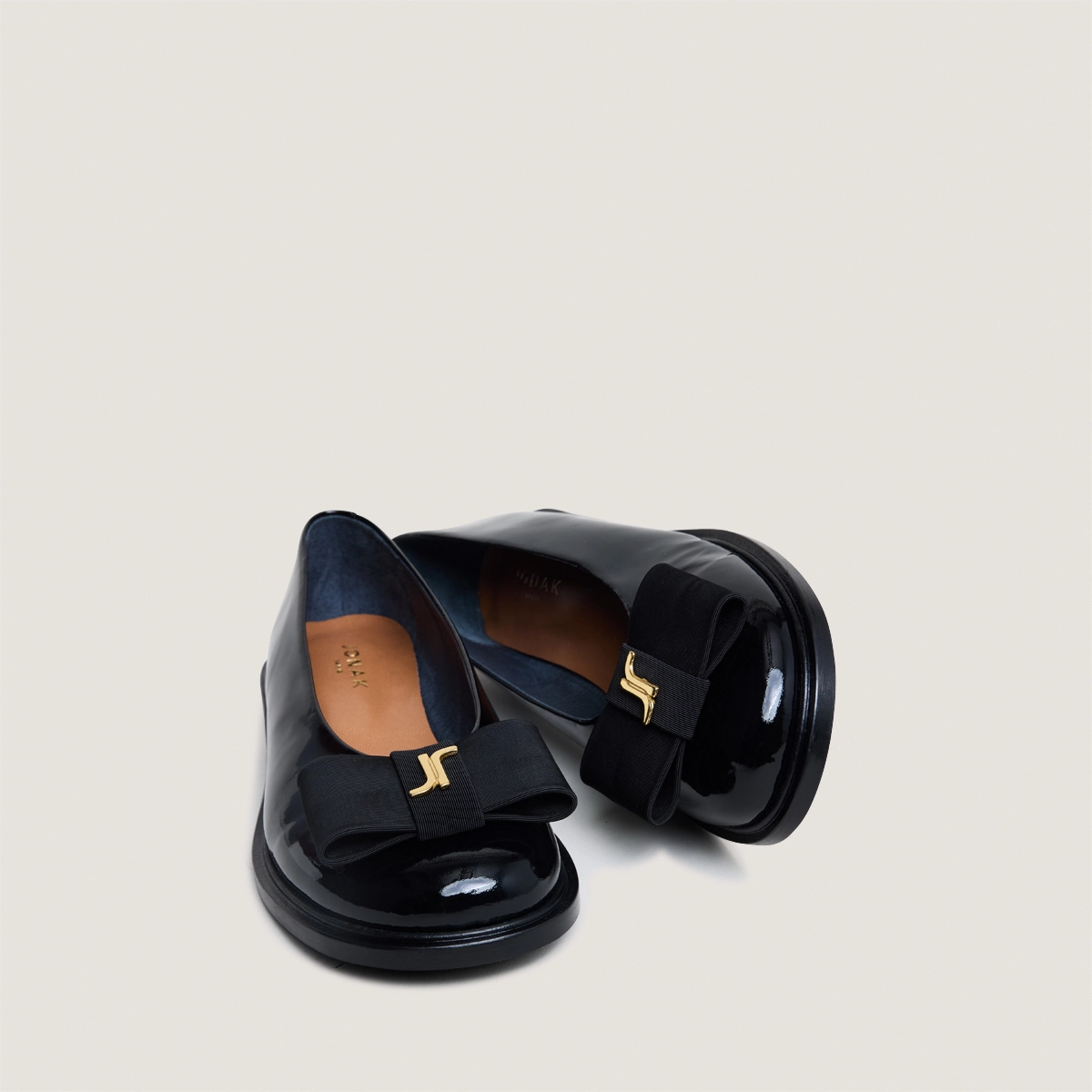 Ballerines à bouts ronds et monogrammes en vernis noir | DELOISE | Jonak