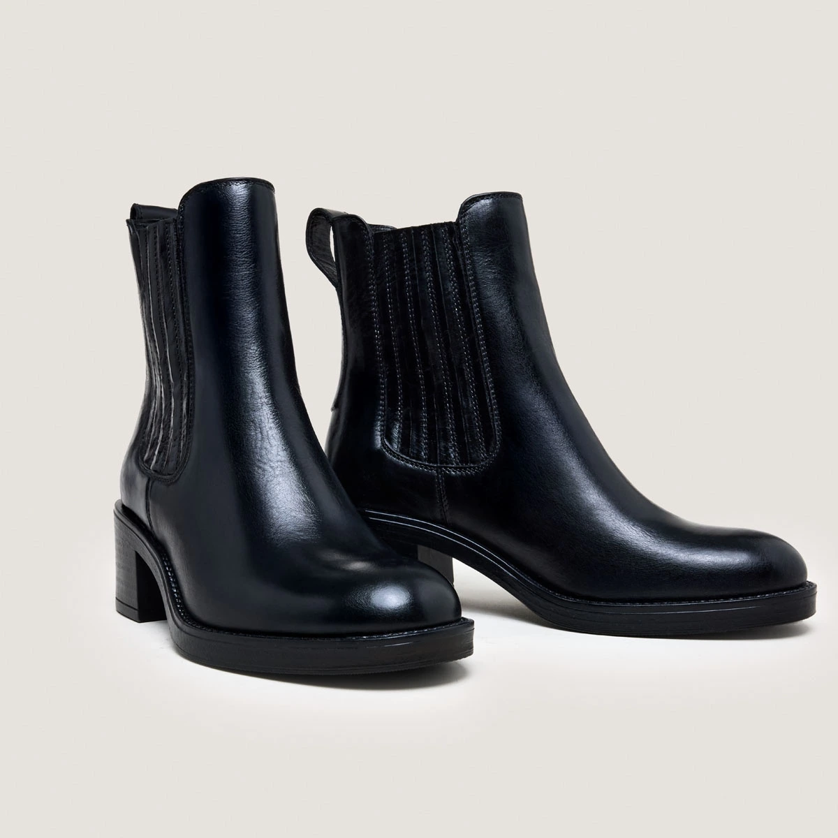 Boots à talons en cuir noir | COLETTE | Jonak
