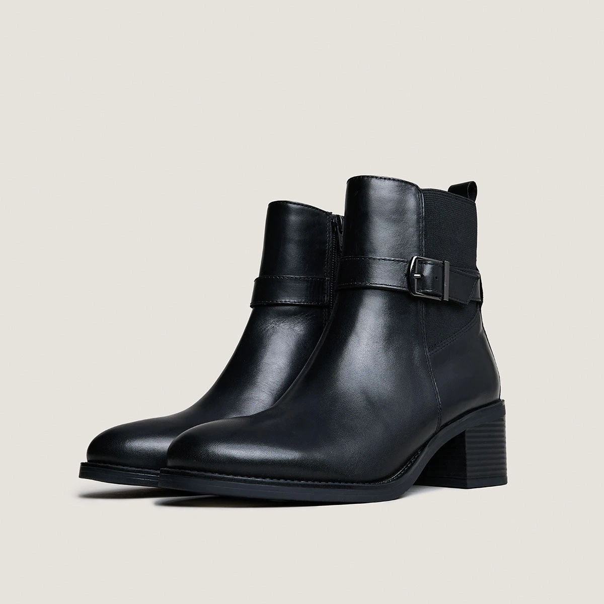 Boots &agrave; talons et boucles en cuir noir | GARANCE | Jonak