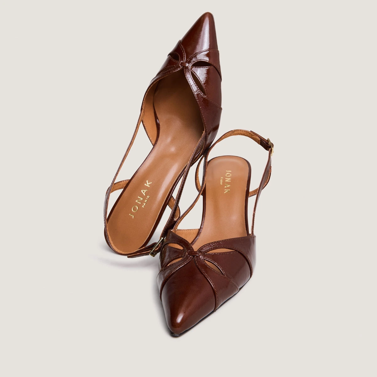 Escarpins slingbacks à bouts pointus en cuir brillant marron | DAMOUR | Jonak