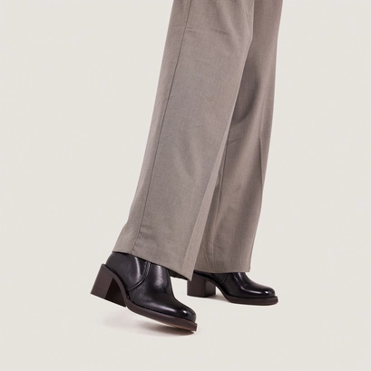 Bottines &agrave; talons lamell&eacute;s en cuir vieilli noir | BEAUTE | Jonak