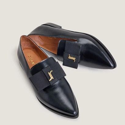 Mocassins à bouts pointus en cuir noir | ADOREE | Jonak