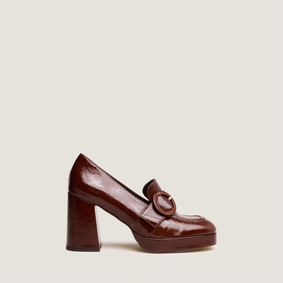 Mocassins &agrave; hauts talons en cuir brillant marron | VAXE | Jonak