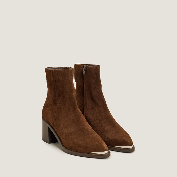 Bottines à talons et embouts dorés en croûte marron | DELO | Jonak