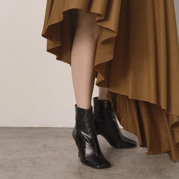 Bottines à bouts carrés et talons fins en cuir brillant noir | BELFAST | Jonak