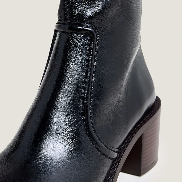 Bottines à talons lamellés en cuir vieilli noir | BEAUTE | Jonak