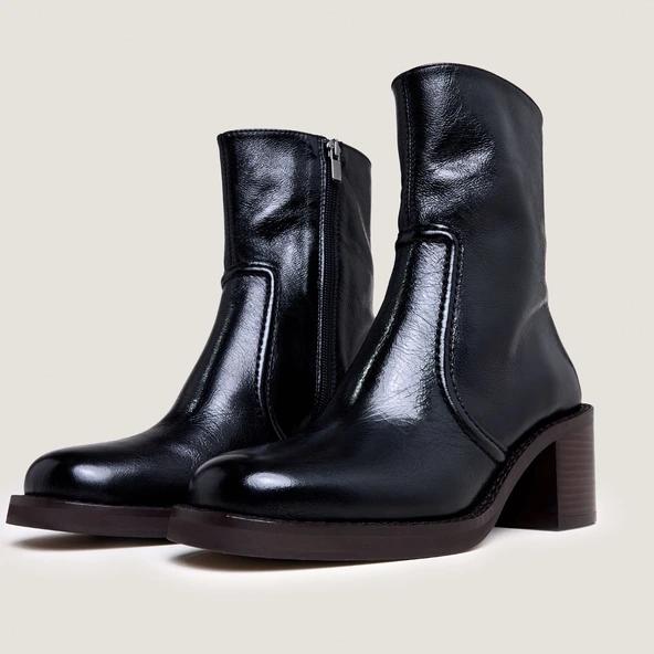 Bottines à talons lamellés en cuir vieilli noir | BEAUTE | Jonak