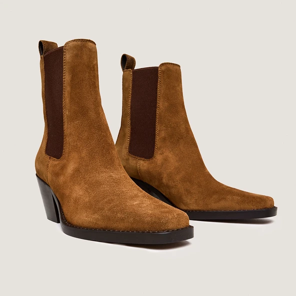 Bottines à bouts pointus et talons biseautés en croute cognac | BOA | Jonak