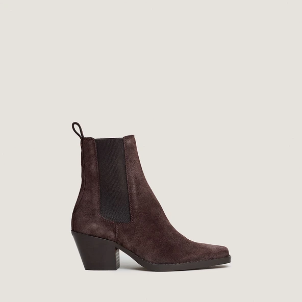 Bottines &agrave; bouts pointus et talons biseaut&eacute;s en croute marron fonc&eacute; | BOA | Jonak
