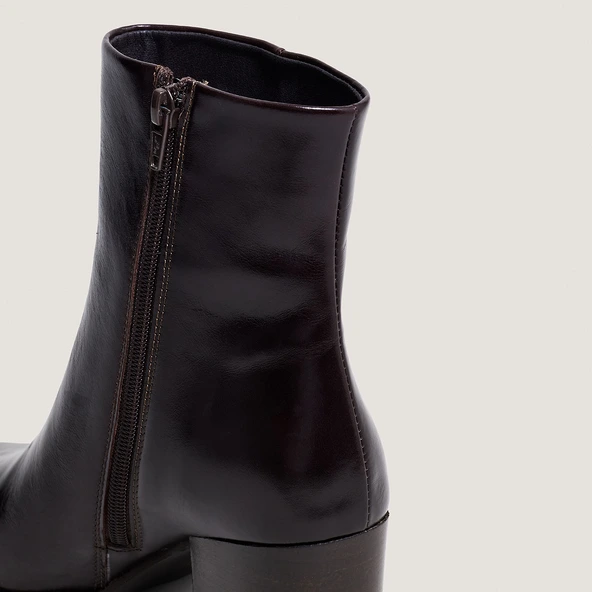 Bottines à talons en cuir patiné marron foncé | PRIDE | Jonak