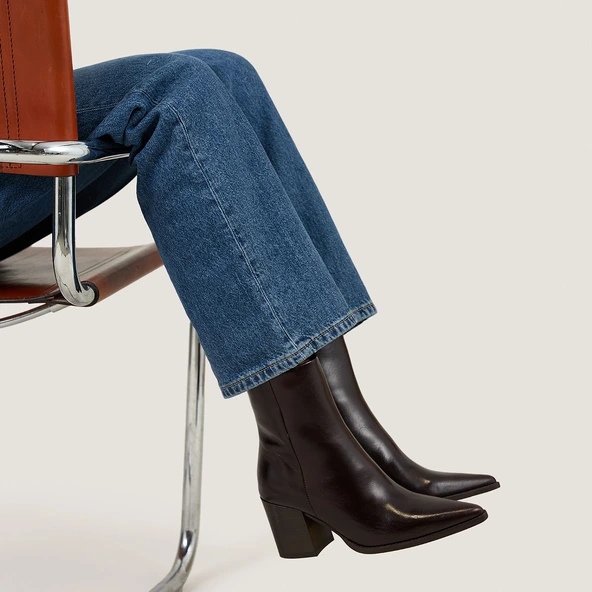 Bottines à talons en cuir patiné marron foncé | PRIDE | Jonak