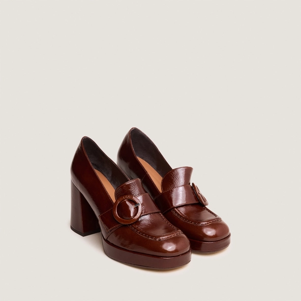Mocassins &agrave; hauts talons en cuir brillant marron | VAXE | Jonak