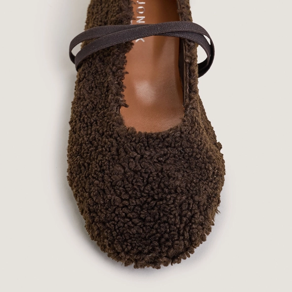 Ballerines à brides en fluffy marron foncé | DUVET | Jonak