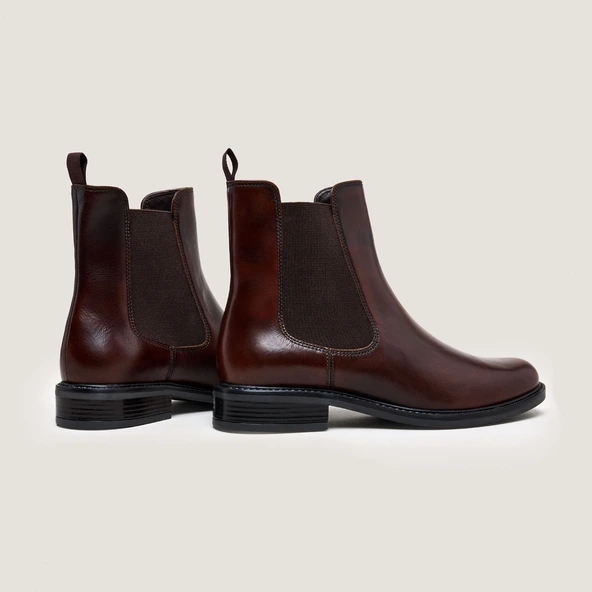 Boots à élastiques et bouts ronds. en cuir patiné cognac | AUDRY | Jonak