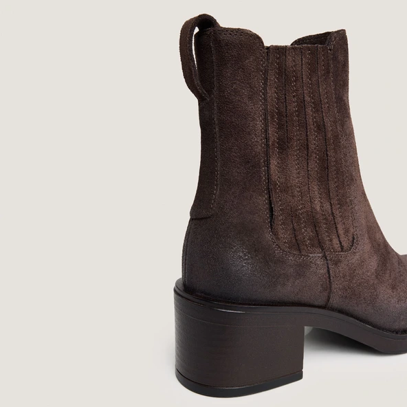 Boots &agrave; talons en croute marron fonc&eacute; | COLETTE | Jonak