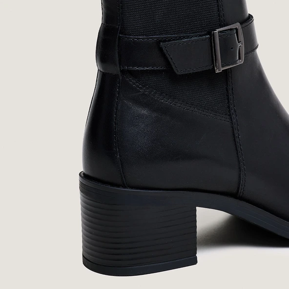 Boots &agrave; talons et boucles en cuir noir | GARANCE | Jonak