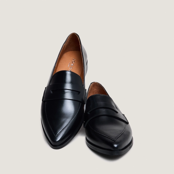 Mocassins à bouts pointus en cuir noir | AMIDA | Jonak