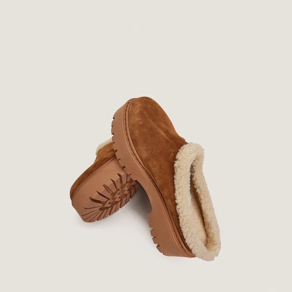 Mules à semelles crantées en croute tabac et fluffy beige | RALF | Jonak