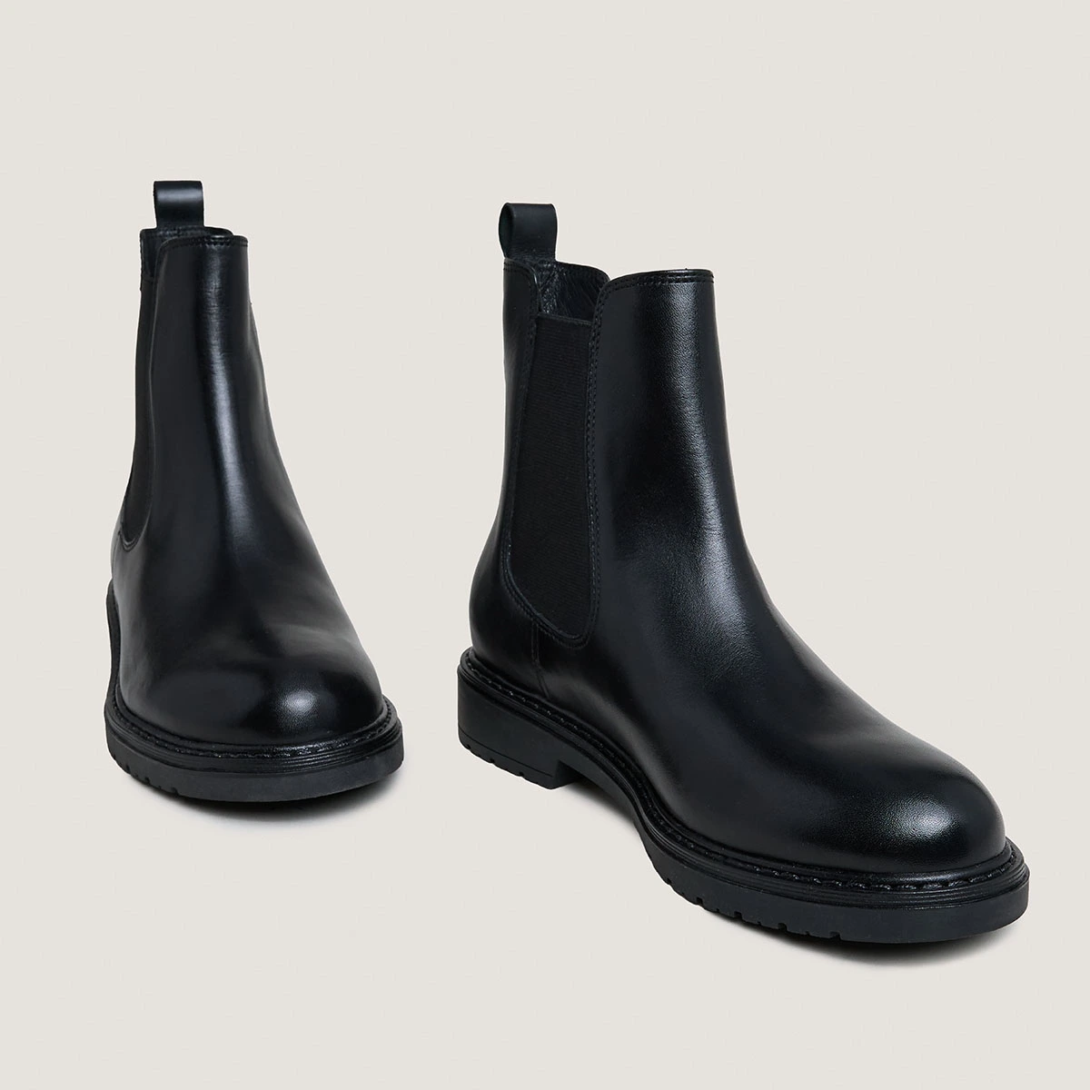 Boots Chelsea en cuir noir | AMICAL | Jonak