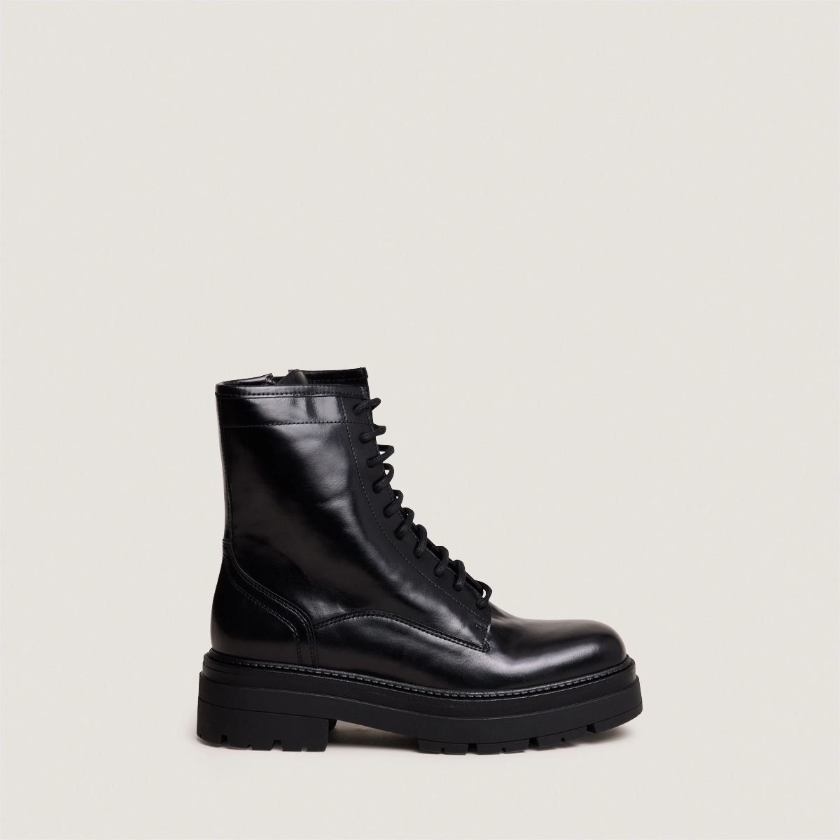 Boots à semelles crantées et lacets en cuir noir | DICUS | Jonak