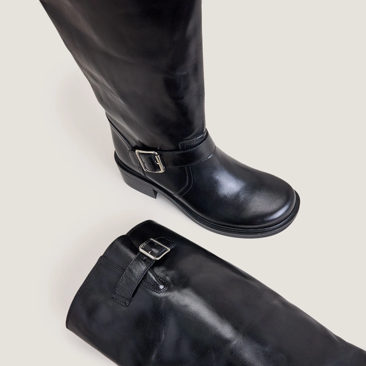 Bottes hautes à sangles en cuir noir | DARJORIE | Jonak