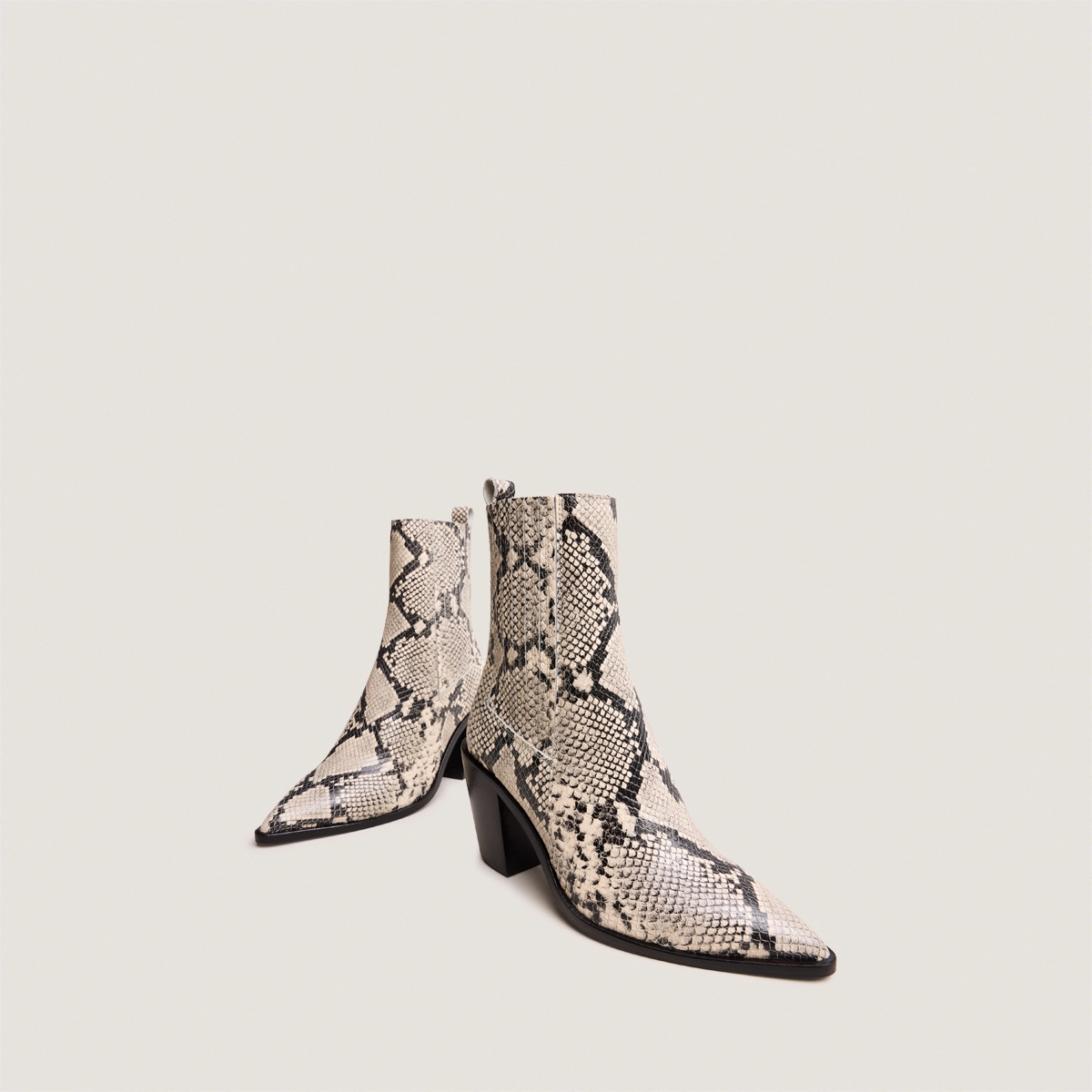 Bottines &agrave; talons et fronces en cuir reptile noir et blanc | BASAMA | Jonak