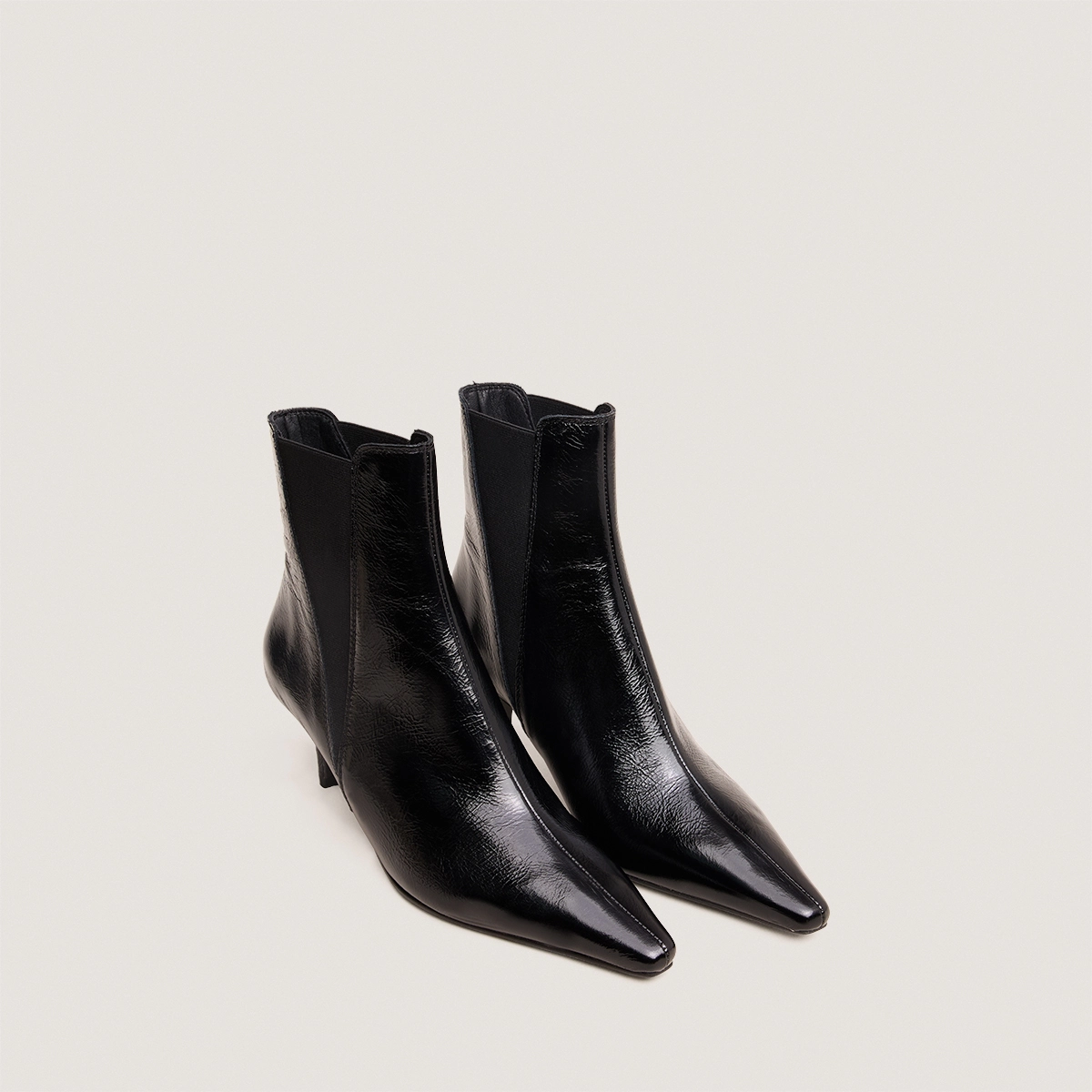 Bottines à talons fins et bouts pointus en cuir brillant noir | BORGIA | Jonak