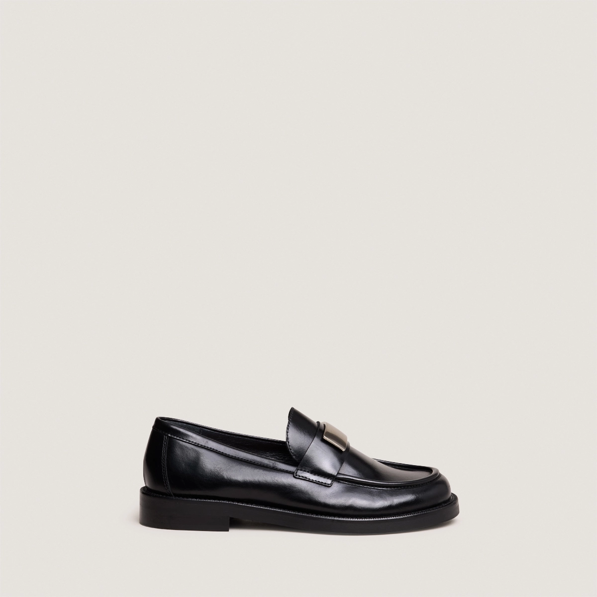 Mocassins à bouts arrondis en cuir noir | DANAIS | Jonak