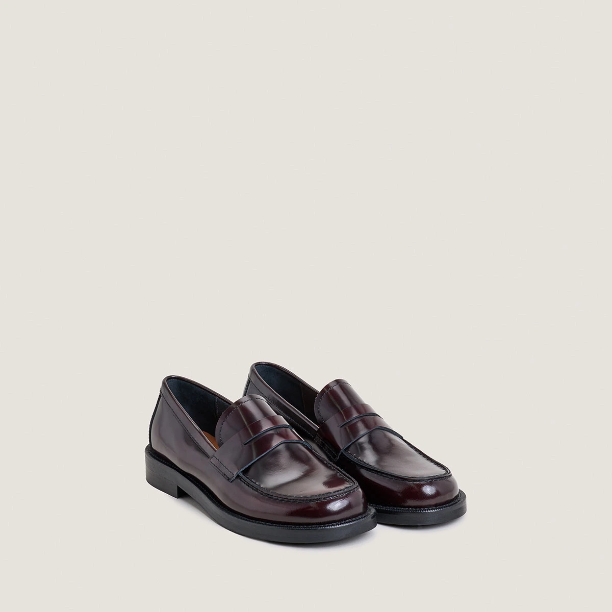 Mocassins &agrave; bouts arrondis en cuir patin&eacute; bordeaux | DOLIVIA | Jonak