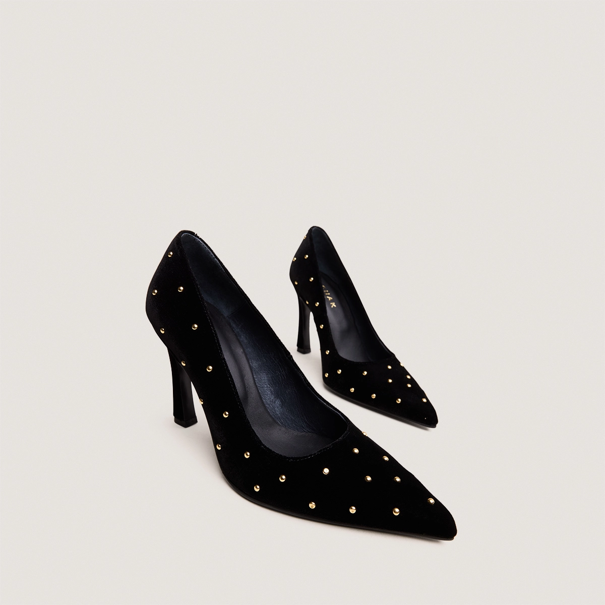 Escarpins à rivets en velours noir | DANITA | Jonak