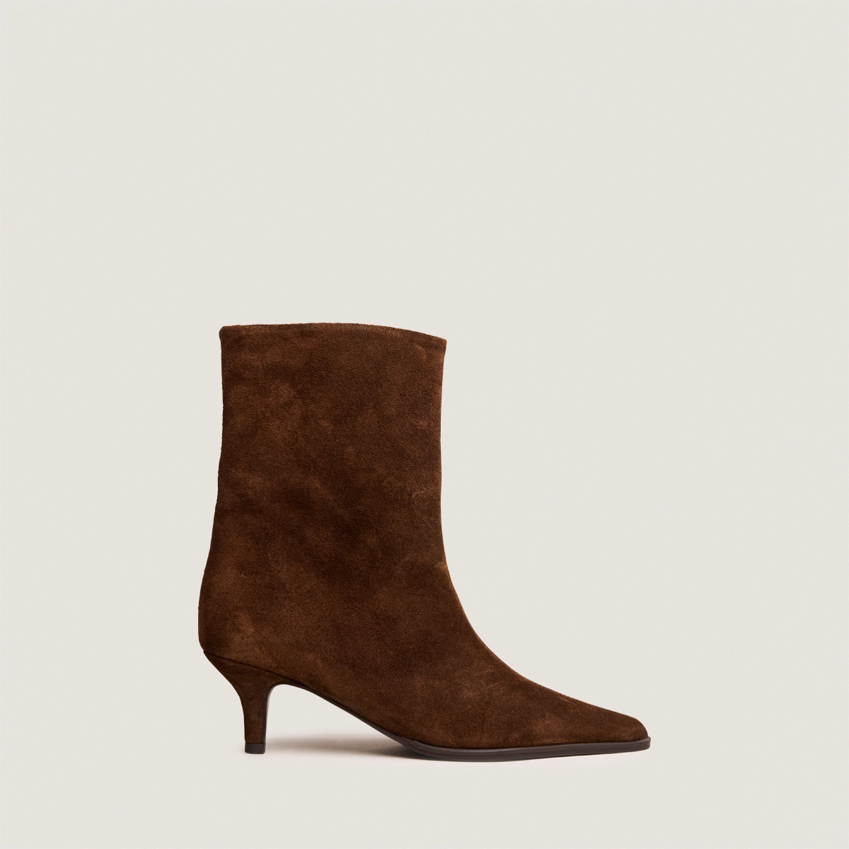 Bottines à petits talons fins et bouts pointus en croûte marron | DELANIE | Jonak