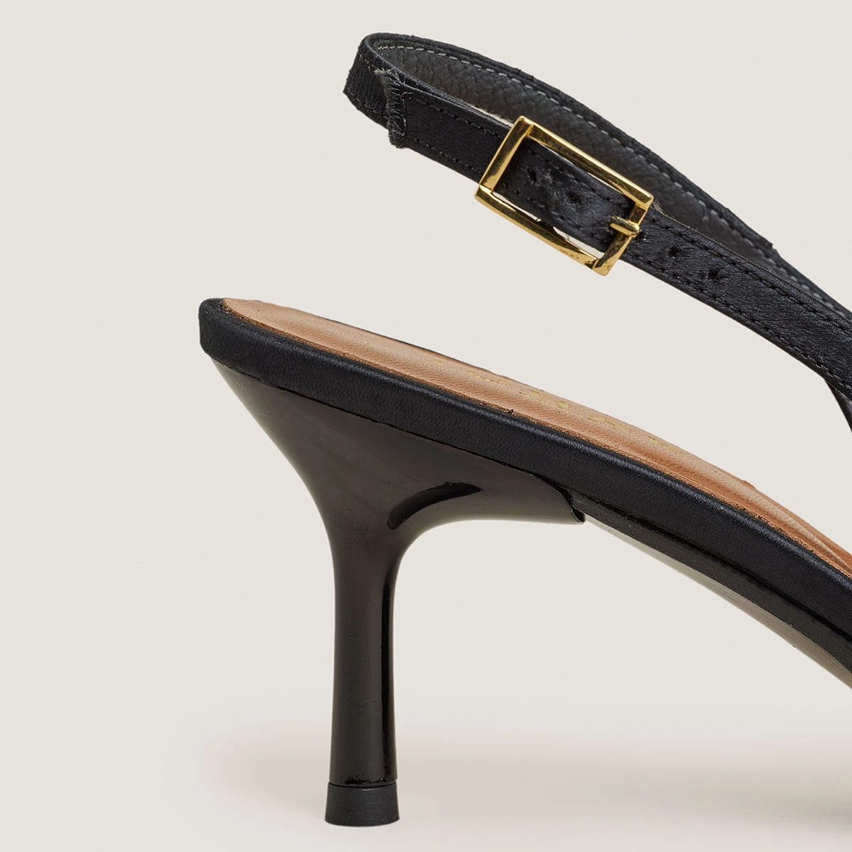 Escarpins slingbacks en satin noir | DIAMANTUS | Jonak