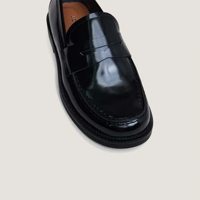 Mocassins &agrave; bouts ronds en cuir glac&eacute; noir | DOLIVIA | Jonak