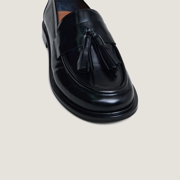 Mocassins à pampilles en cuir noir | DAMANDE | Jonak