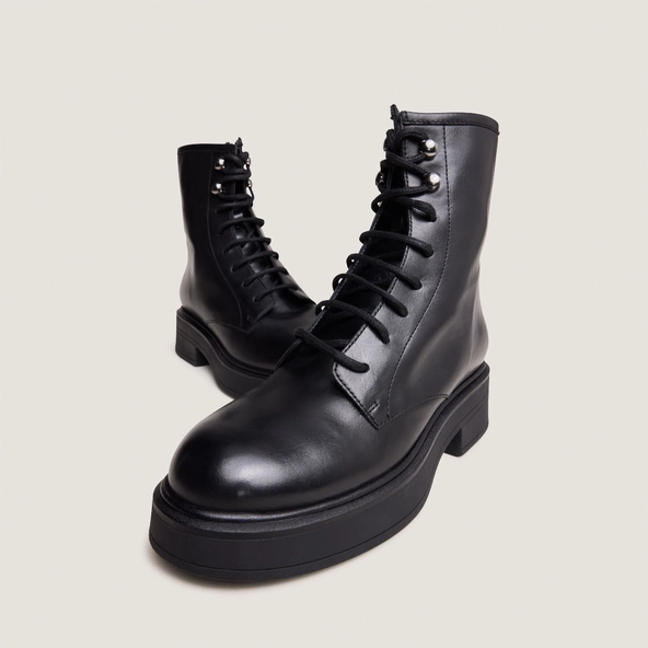Boots à lacets en cuir noir | DOSCAR | Jonak