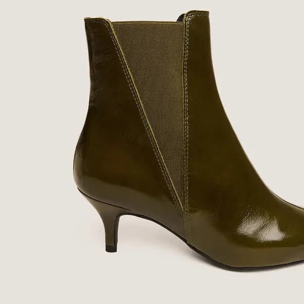 Bottines &agrave; talons fins et bouts pointus en cuir brillant kaki | BORGIA | Jonak