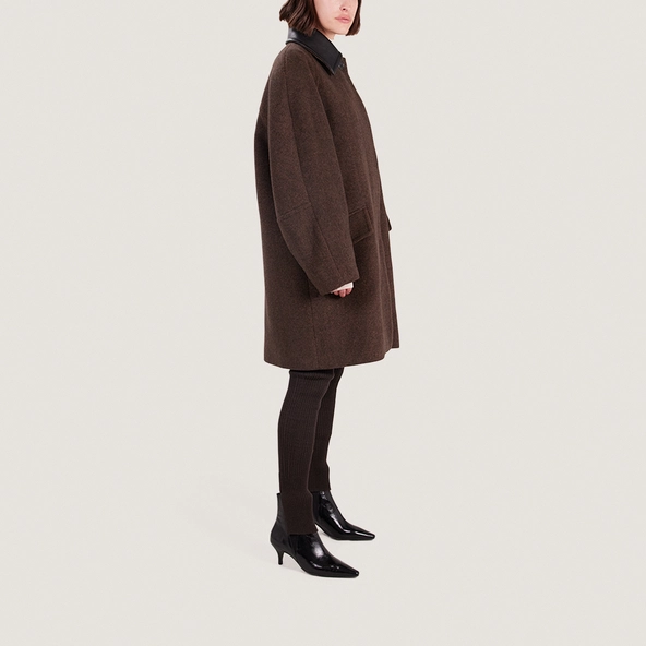 Bottines à talons fins et bouts pointus en cuir brillant noir | BORGIA | Jonak