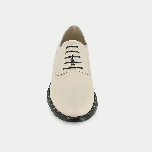 Derbies en cuir beige avec semelle cloutée | DIANTHO | Jonak